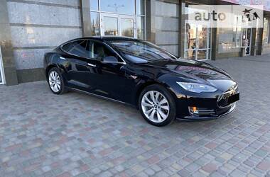 Ліфтбек Tesla Model S 2014 в 