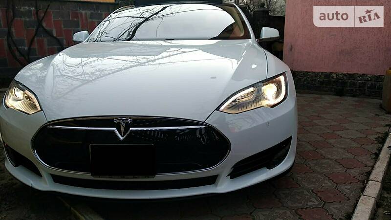 Седан Tesla Model S 2016 в Житомирі фото 4 Седан Tesla Model S 2016 в Житомирі