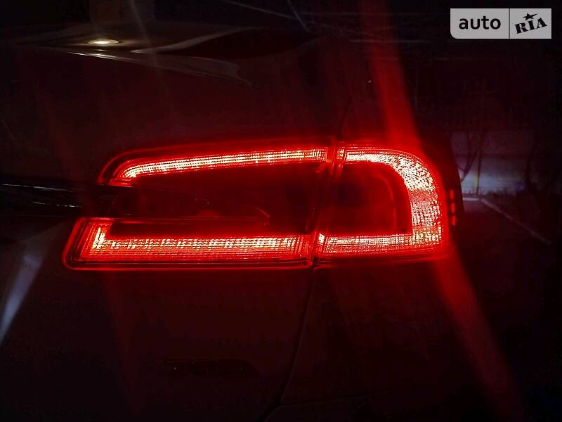 Седан Tesla Model S 2016 в Житомирі фото 15 Седан Tesla Model S 2016 в Житомирі