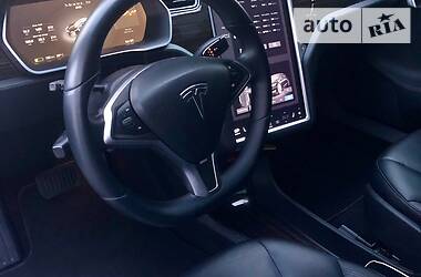 Седан Tesla Model S 2014 в 