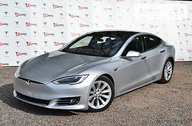 Tesla Model S 2016