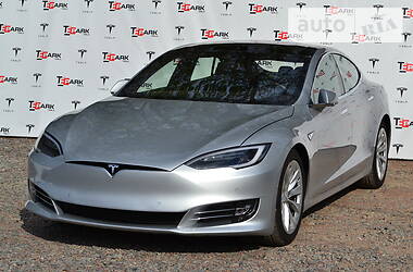 Ліфтбек Tesla Model S 2016 в 