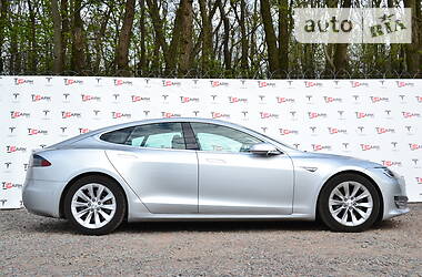 Ліфтбек Tesla Model S 2016 в 