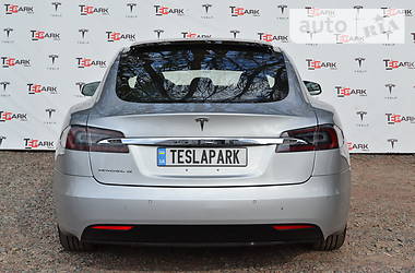 Ліфтбек Tesla Model S 2016 в 