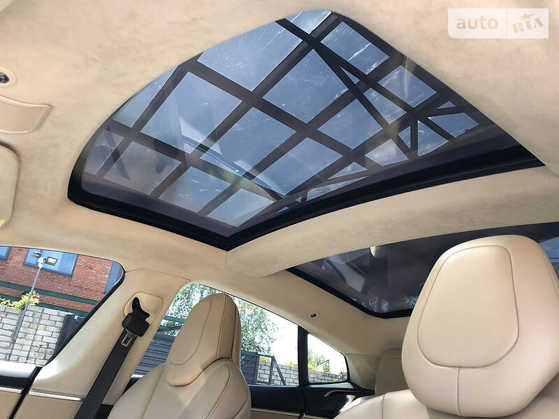 Хетчбек Tesla Model S 2017 в Харкові