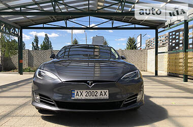 Хетчбек Tesla Model S 2017 в 