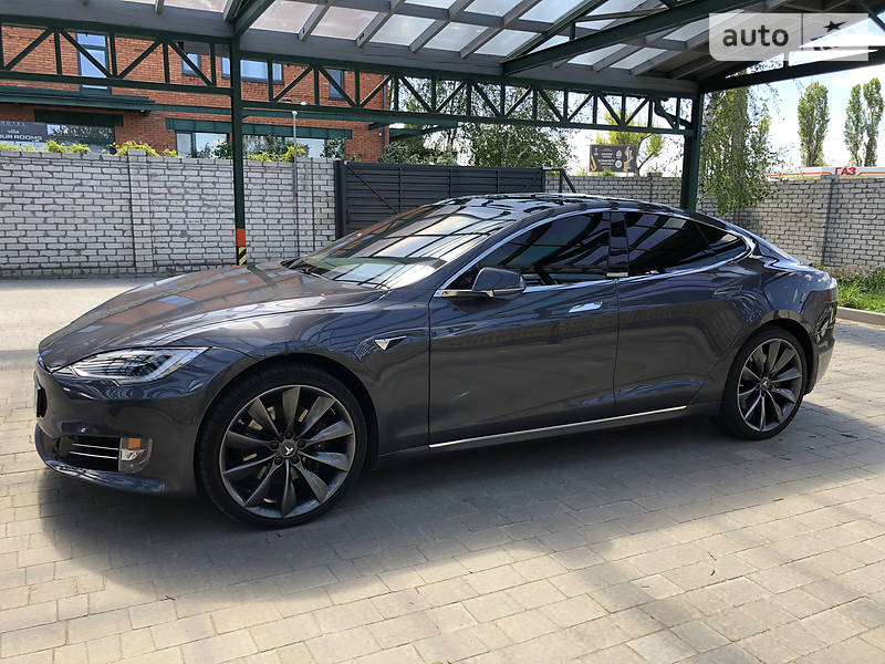 Хетчбек Tesla Model S 2017 в Харкові