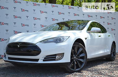 Tesla Model S 2013