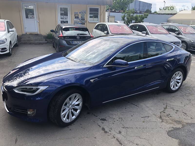 Седан Tesla Model S 2018 в Одессе