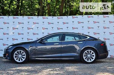 Ліфтбек Tesla Model S 2016 в 