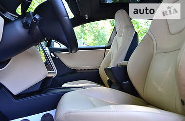 Ліфтбек Tesla Model S 2016 в 