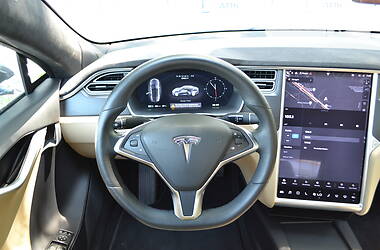 Ліфтбек Tesla Model S 2016 в 