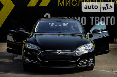 Tesla Model S 2014