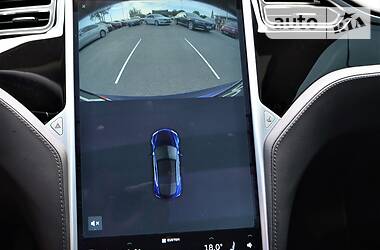 Седан Tesla Model S 2016 в 