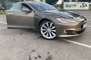 Хетчбек Tesla Model S 2016 в 