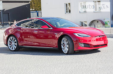 Tesla Model S 2015