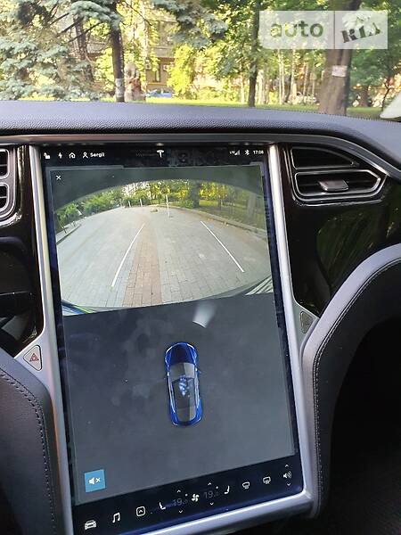 Хэтчбек Tesla Model S 2015 в Киеве