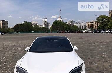Седан Tesla Model S 2016 в Киеве