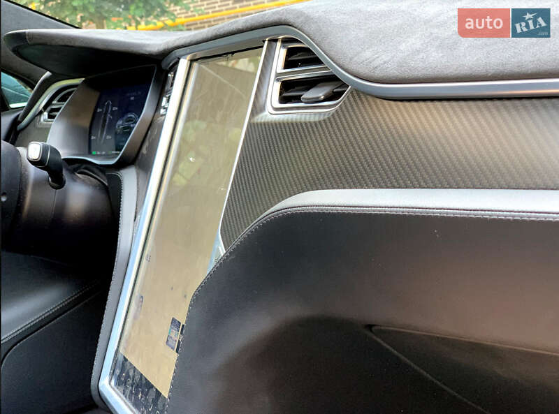 Лифтбек Tesla Model S 2015 в Тернополе