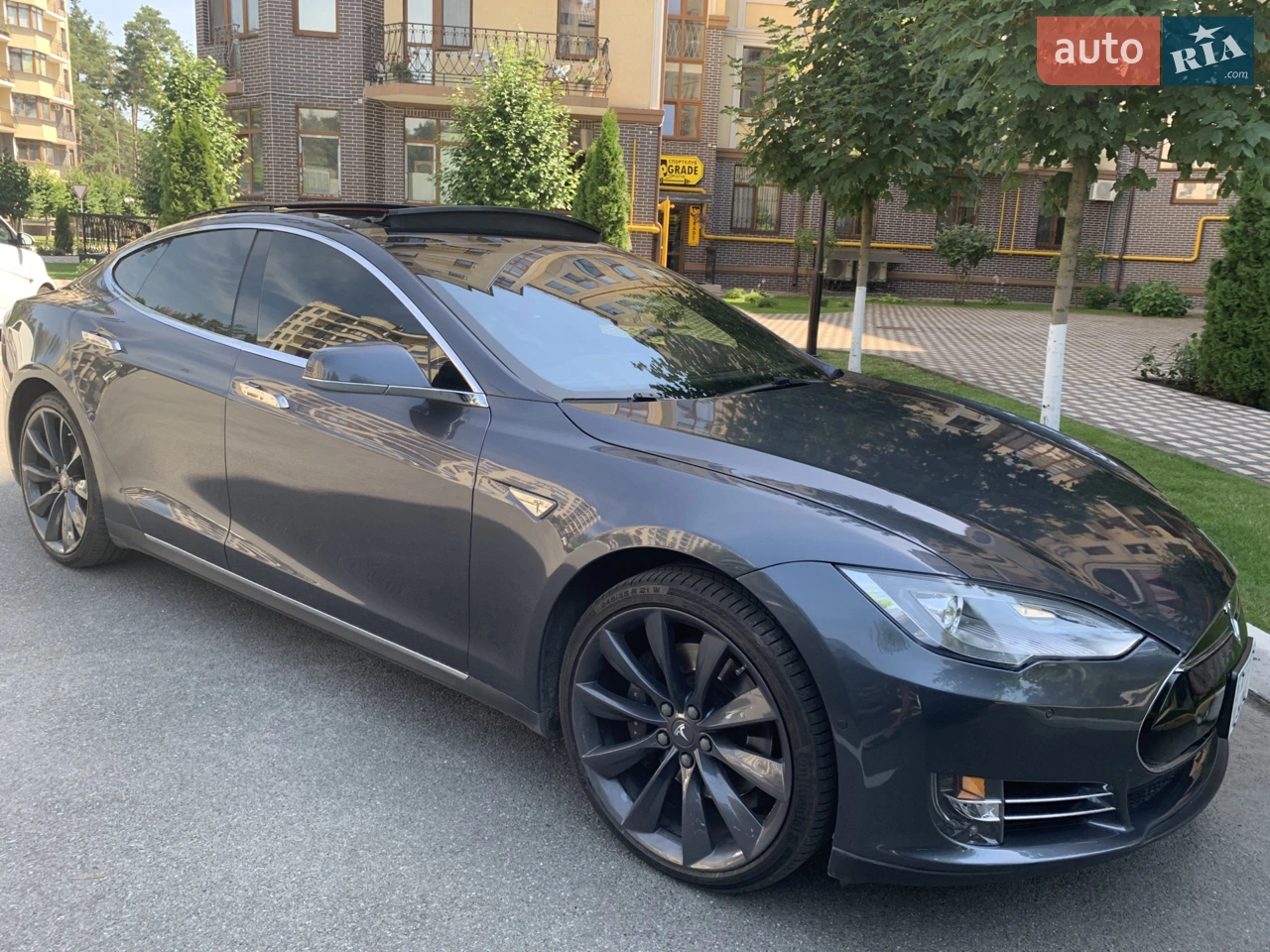 2015 Tesla Model S - мініатюра 15