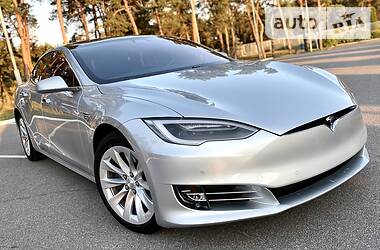 Tesla Model S 2018