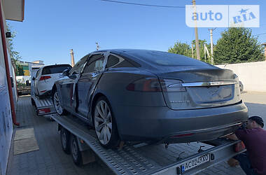 Седан Tesla Model S 2013 в Луцке