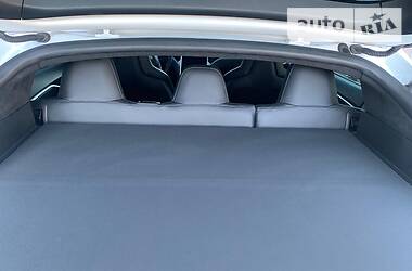 Седан Tesla Model S 2016 в 