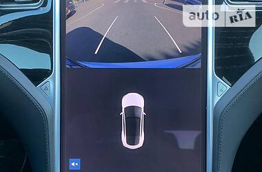 Седан Tesla Model S 2016 в 