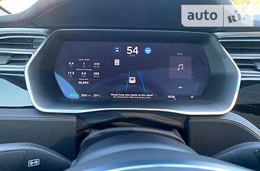 Седан Tesla Model S 2016 в 