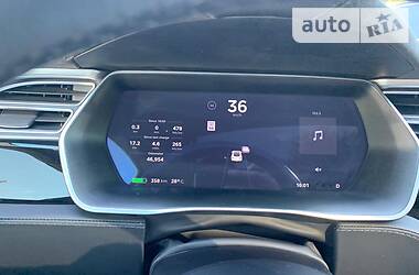 Седан Tesla Model S 2016 в 