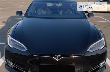 Лифтбек Tesla Model S 2017 в Днепре