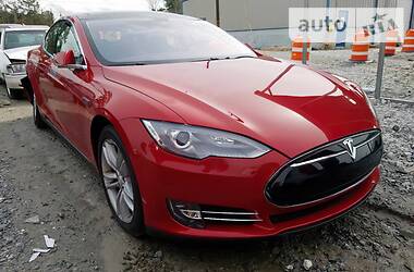 Tesla Model S 2014