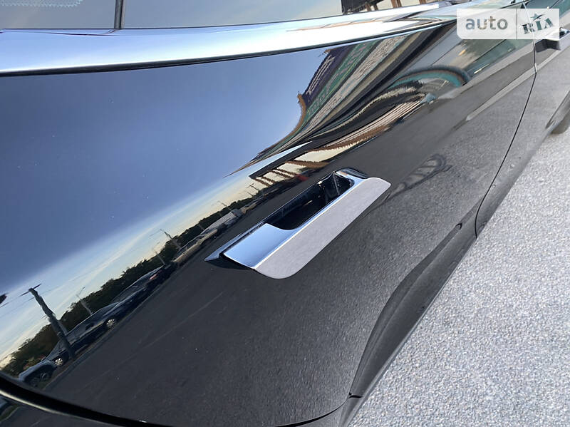 Лифтбек Tesla Model S 2016 в Днепре