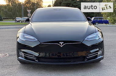 Лифтбек Tesla Model S 2016 в Днепре