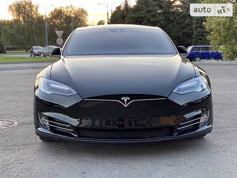Лифтбек Tesla Model S 2016 в Днепре