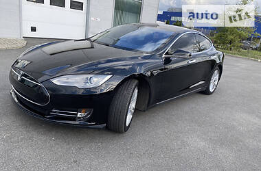 Лифтбек Tesla Model S 2013 в Днепре