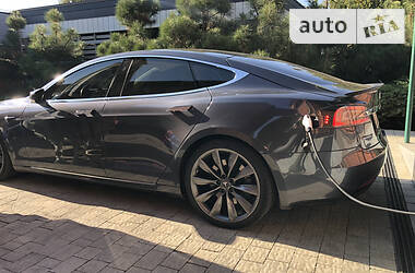 Tesla Model S 2017