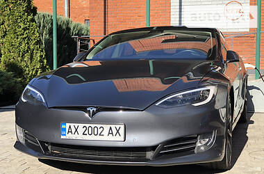 Хетчбек Tesla Model S 2017 в 