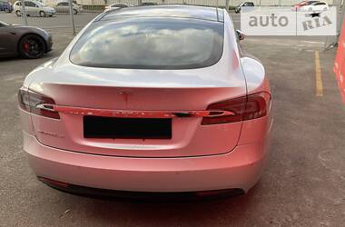 Седан Tesla Model S 2016 в Киеве