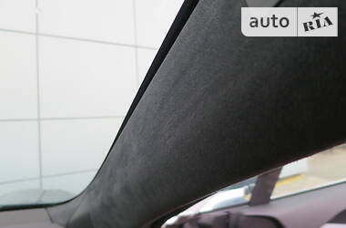 Седан Tesla Model S 2020 в 