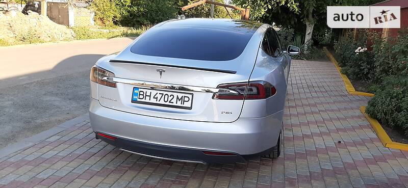Хэтчбек Tesla Model S 2013 в Одессе