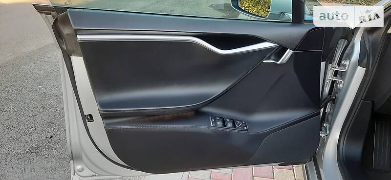 Хэтчбек Tesla Model S 2013 в Одессе