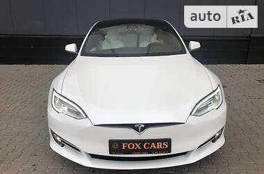 Лифтбек Tesla Model S 2017 в 