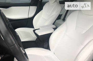 Лифтбек Tesla Model S 2017 в 