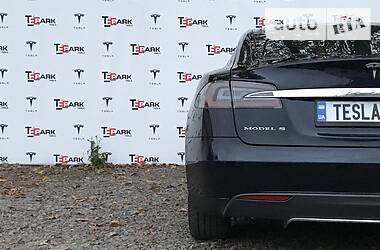 Ліфтбек Tesla Model S 2014 в Києві