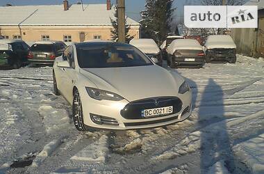 Tesla Model S 2013