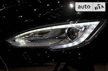 Седан Tesla Model S 2013 в 
