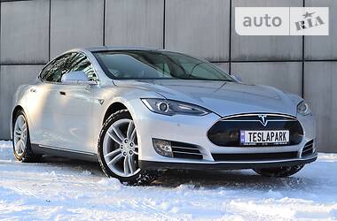 Лифтбек Tesla Model S 2013 в Киеве