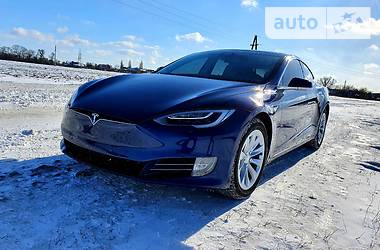 Tesla Model S 2018