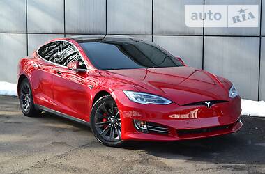 Tesla Model S 2015